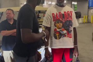 追夢格林和羅德曼相遇，也是拍起了合照~