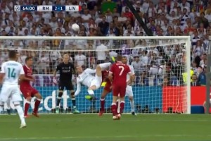 太驚艷了！貝爾用這粒倒鉤進(jìn)球！助皇馬完成歐冠三連冠！