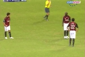 西多夫做球卡卡架炮！當(dāng)年金童帕托這待遇也是沒誰了！