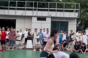 你們會(huì)跟這樣的人打嘛？國內(nèi)濱州庫里 進(jìn)球后興奮狂吼噗噗噗