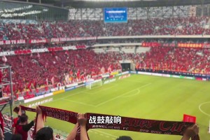 沉浸式體驗(yàn)，成都魔鬼主場鳳凰山開場歌——《斗志昂揚(yáng)》