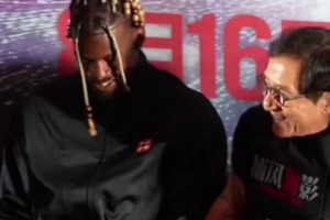 什么是國際巨星??！巴特勒在71歲成龍面前乖巧得像個小粉絲??