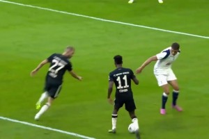 萊默爾斷球助攻，科曼內(nèi)切打入死角！拜仁2-0領(lǐng)先熱刺！