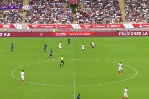 紅牌罰下！恰爾汗奧盧鏟倒萬德森，裁判出示第二張黃牌