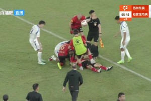 望無大礙！中甲蘇州東吳球員胡靖比賽中突然昏厥，救護車緊急進(jìn)場
