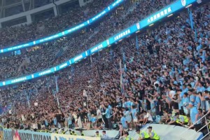 不踢滾蛋！大連球迷這陣勢(shì)球員的壓力得有多大