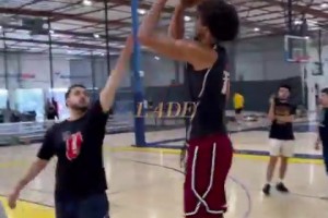 半獸人身體看著依舊勁爆，新賽季有望回歸NBA么？