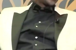 ??姚明說自己的垃圾話是麥迪教的，麥迪抱怨姚明沒多教他一點(diǎn)中文垃圾話！