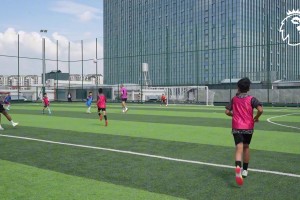 羅馬諾：拜仁正在談恩昆庫(kù)，這將成為藍(lán)軍解鎖哈維-西蒙斯的關(guān)鍵