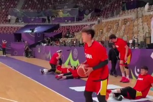 今晚享受比賽吧！亞洲杯決賽賽前，趙睿投籃熱身！