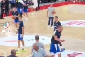 五花肉飛起來(lái)了！??約基奇賽前熱身上演拉桿背扣