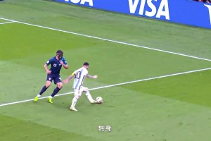 ??難崩！熱刺球迷：他來(lái)之前是神童，來(lái)之后變神經(jīng)了！