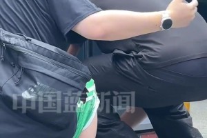 羨慕啊！女主播小七：兄弟們，和庫(kù)里一起的自拍來(lái)了！??