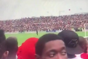 拿來吧你！網(wǎng)友調(diào)侃熱刺被阿森納截胡埃澤??