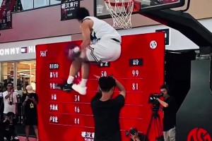 萬磊完美復(fù)刻戈登全明星坐扣，本尊都被震驚到，直接給∞分??