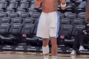 太厚實(shí)了！戈登這身材無(wú)論看多少次，都是很震撼?。? >
                                        </div>
                                    </div>
                                                                        <div   id=