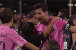 巴西連線！梅西突破重重包圍禁區(qū)起腳反超比分