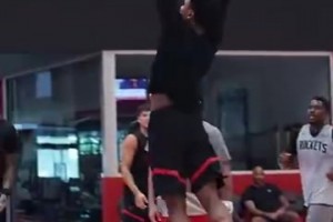 HWG！38歲瓦爾迪自由身加盟意甲克雷莫內(nèi)塞，一起欣賞其個(gè)人集錦