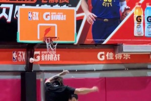 花式球手魯大濕單挑阿隆-戈登，被戈登用更花的技巧暴打