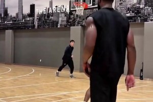 追夢與巴特勒訓(xùn)練后喊話：勇士這賽季會(huì)拿下那個(gè)該死的冠軍！