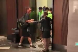 王剛&張玉寧沖突完整版，球迷叫囂，球員反懟飆臟話