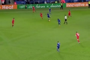 草根英雄再就業(yè)！回顧瓦爾迪16年驚天世界波率隊(duì)?wèi)?zhàn)神利物浦！