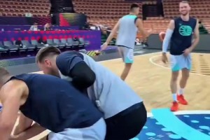 還有機(jī)會(huì)進(jìn)淘汰賽不？斯洛文尼亞練考驗(yàn)專注力和反應(yīng)能力的游戲