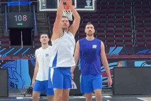 約老師手生了??！約基奇嘗試3次中圈投籃全丟 甚至還有三不沾??