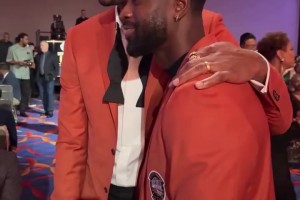 當年熱火三巨頭之二！韋德&波什作為08夢八成員入選名人堂??