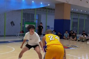 科比粉絲曬單打連續(xù)進(jìn)球視頻：打鐵不可怕 畏懼打鐵才可怕！