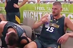 打情罵俏的！有生之年能否看到他們倆合體呢？