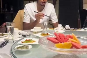 姓文的速速歸化??文班亞馬此前開嗓秀中文，居然會(huì)唱一剪梅