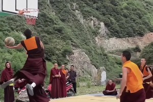 感受一下海拔4000米的喇嘛籃球，NBA的來都沒這么猛吧??