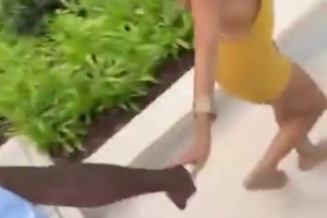 杰倫-格林此前自拍視頻，大方展示穿著性感的40歲老baby~