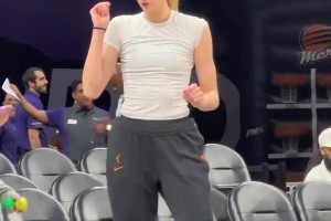 感受一下庫(kù)里教妹布林克的十頭身，有一說一真的和杜蘭特很配??