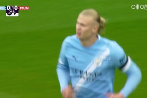 險些閃擊！曼聯(lián)后場連續(xù)解圍不干凈！哈蘭德小角度打門擦柱而出！