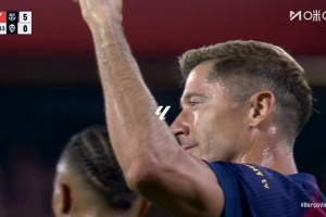 萊萬接球爆射死角破門！奧爾莫直塞送助攻！巴薩5-0領(lǐng)先瓦倫！