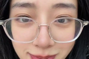 不看大花臂，李添榮未婚妻的顏值真不低??