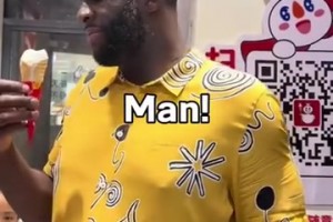 嘴哥有點(diǎn)憨憨的！追夢(mèng)和維金斯在蜜雪冰城的不同畫風(fēng)！