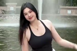 籃球界微胖女神！??一身背心的野球場肘姐，盡顯豐滿身材！