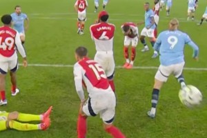 澤羅伯托這身材太炸裂，原地秒殺多少職業(yè)球員的身材啊??