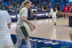 李月汝：佩奇打球絲滑很有觀賞性，每天很“臭屁”很愛開玩笑！