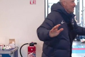 登貝萊回到俱樂部后恩里克浮夸贊美：噢！這不是金球獎(jiǎng)得主嘛??