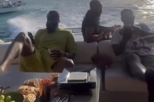 白魔獸格里芬的11任女友們，真是一個(gè)比一個(gè)頂?。? >
                                        </div>
                                    </div>
                                                                        <div   id=