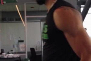 恢復(fù)神速！塔圖姆回歸訓(xùn)練場進(jìn)行跑動、投籃等多項(xiàng)訓(xùn)練