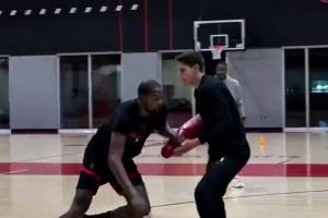 阿杜最新訓(xùn)練視頻！一手跳投依然無(wú)解啊????