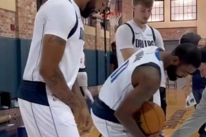 濃眉在獨行俠參加的第一個媒體日！和歐文聊的很開心