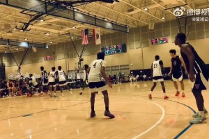 張博源在美高比賽中被對(duì)手不斷挑釁之后引發(fā)沖突，隊(duì)友有事是真上