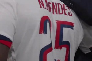 世一左努諾門德斯獲MVP！隊(duì)友和主席納賽爾擁抱送上祝賀