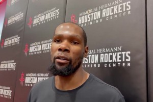 以后的生涯都將佩戴護(hù)目鏡！濃眉接受采訪，這眼睛紅得讓人心疼啊